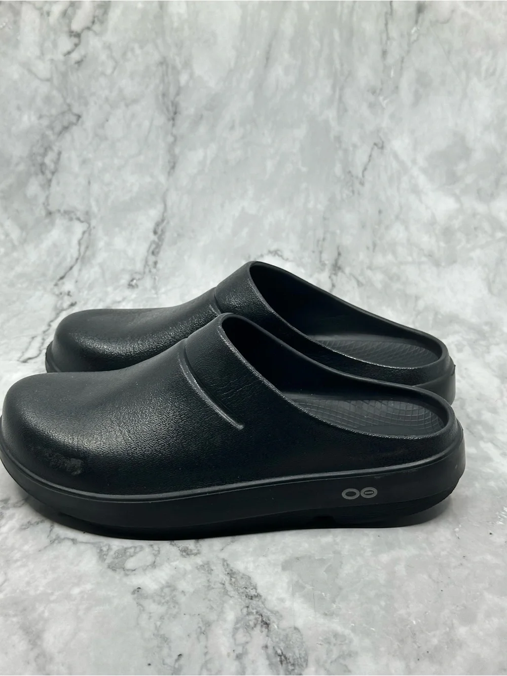OOFOS OOcloog Black Recovery Clogs Slip On Mule Shoes Unisex